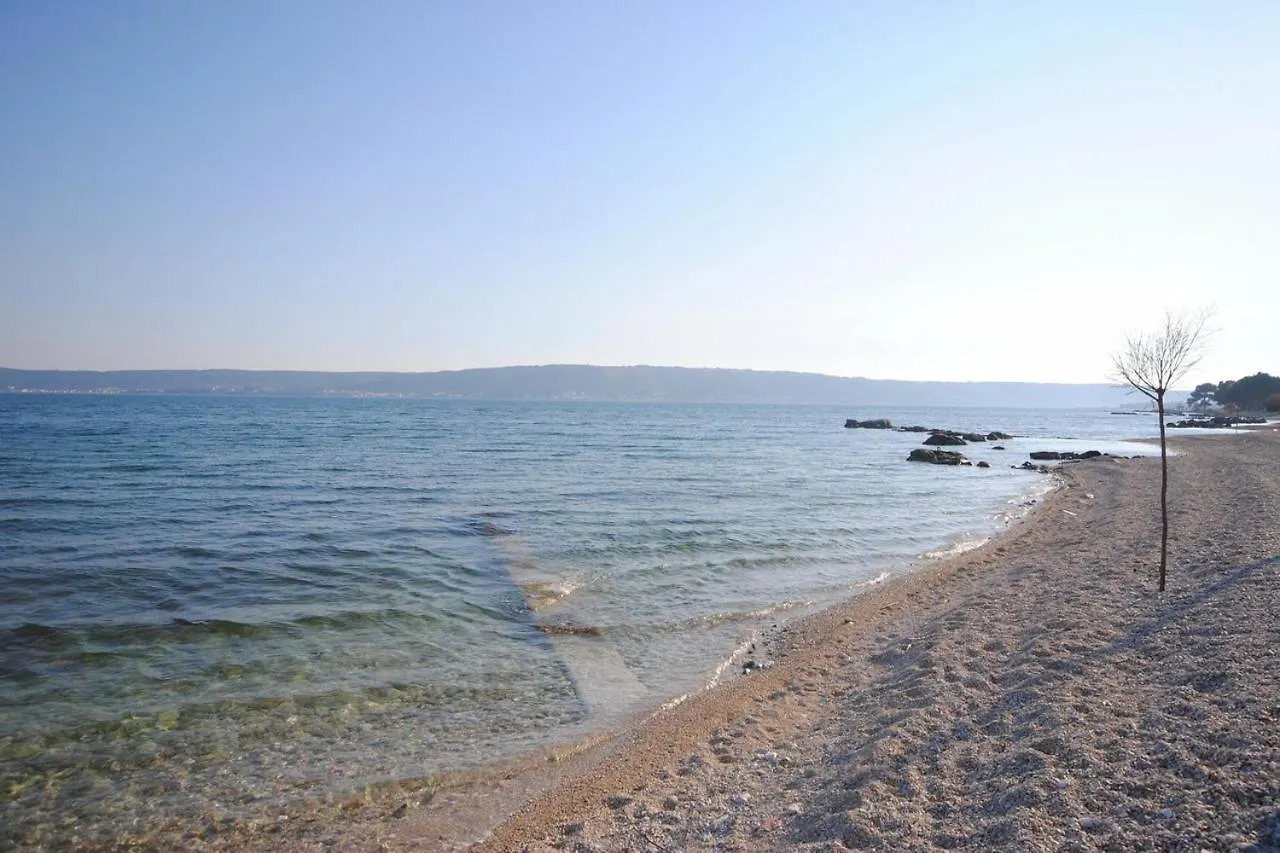 Spacious Apartment Antea Kastela