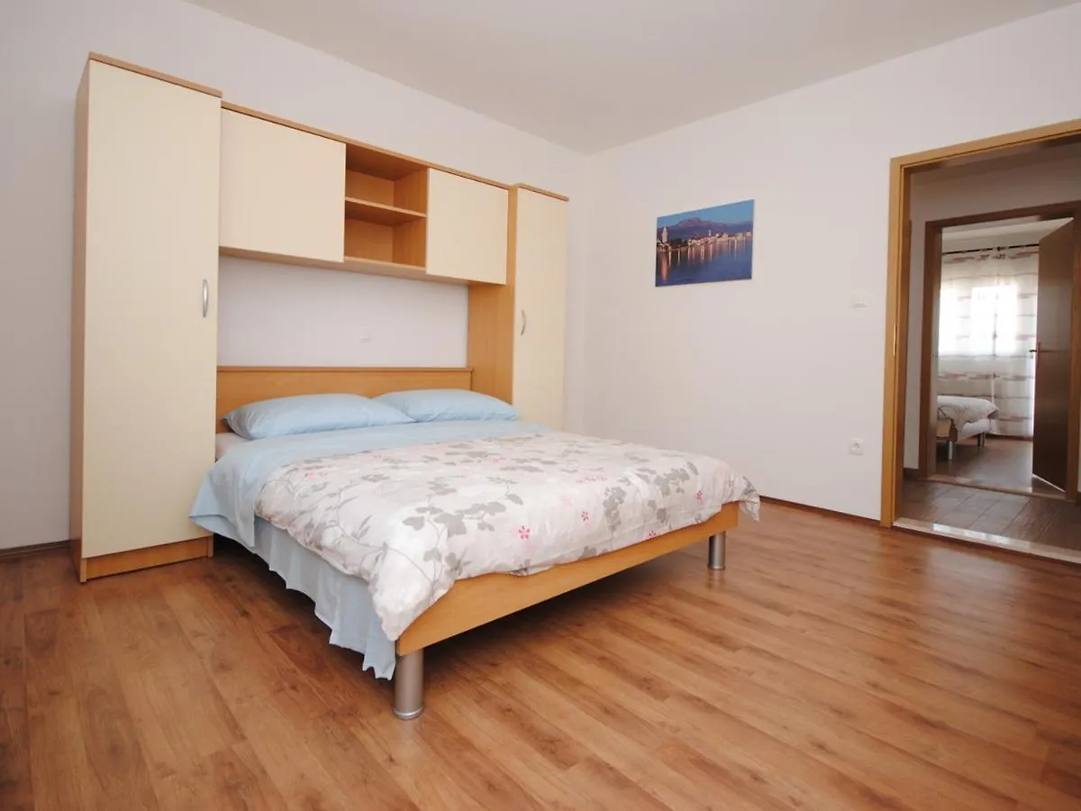 Spacious Apartment Antea Kastela