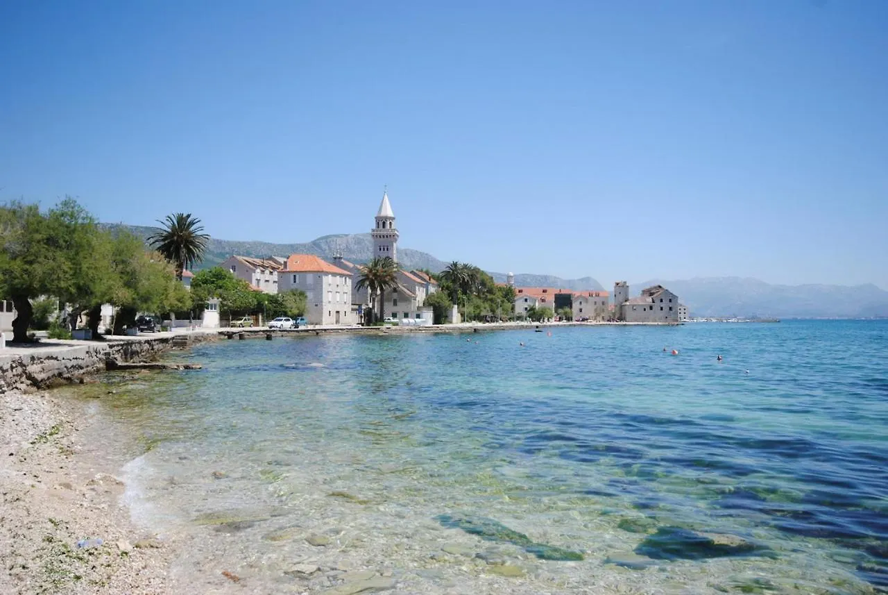 Spacious Apartment Antea Kastela Croatia