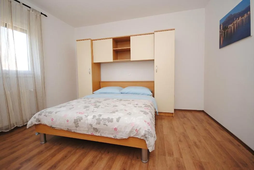 Spacious Apartment Antea Kastela Croatia
