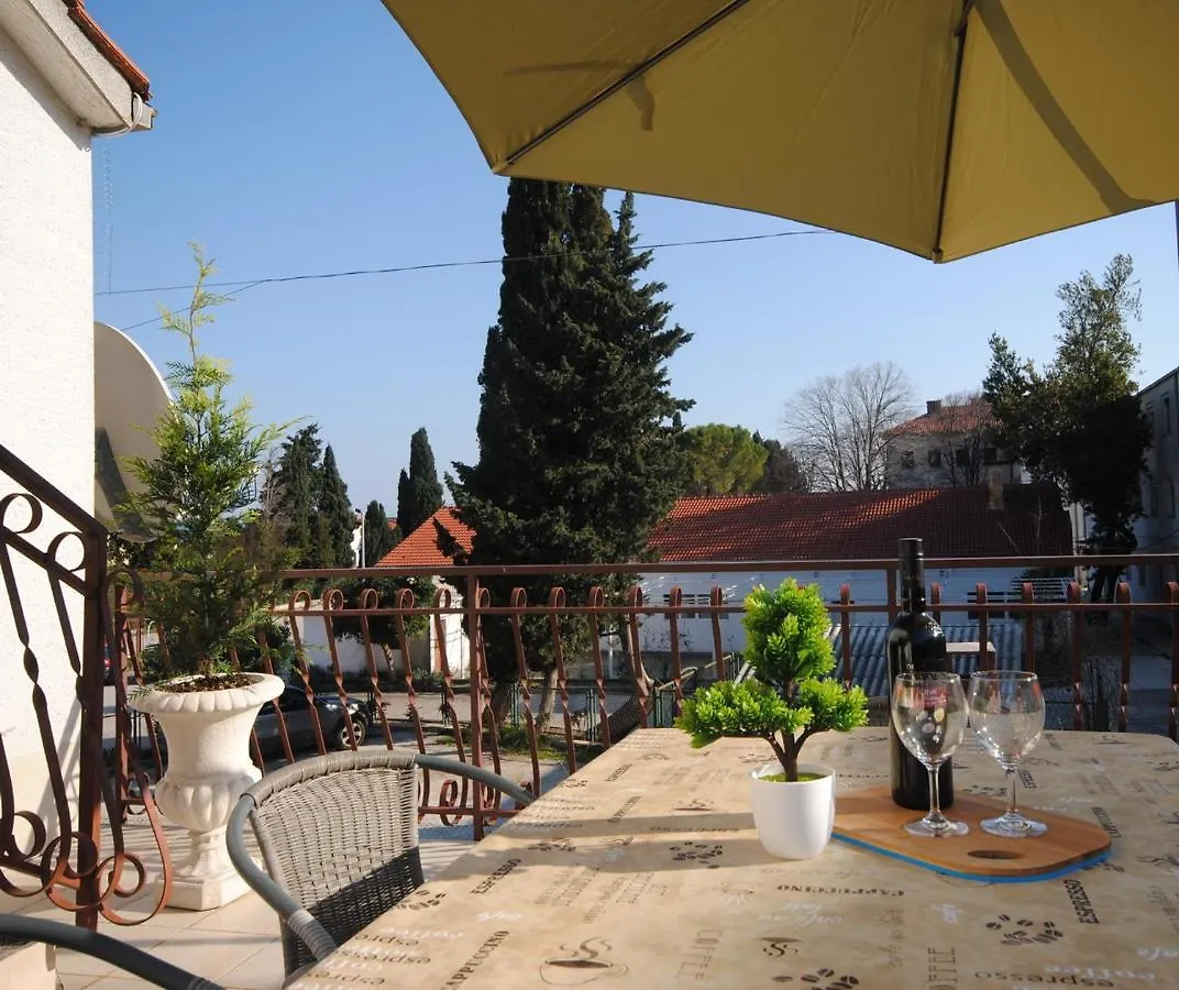 Spacious Apartment Antea Kastela Croatia